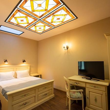 Hotel Boutique Casa Chitic -Hotel And Restaurant Str Johann Gott Nr7 Brasov Luaran gambar