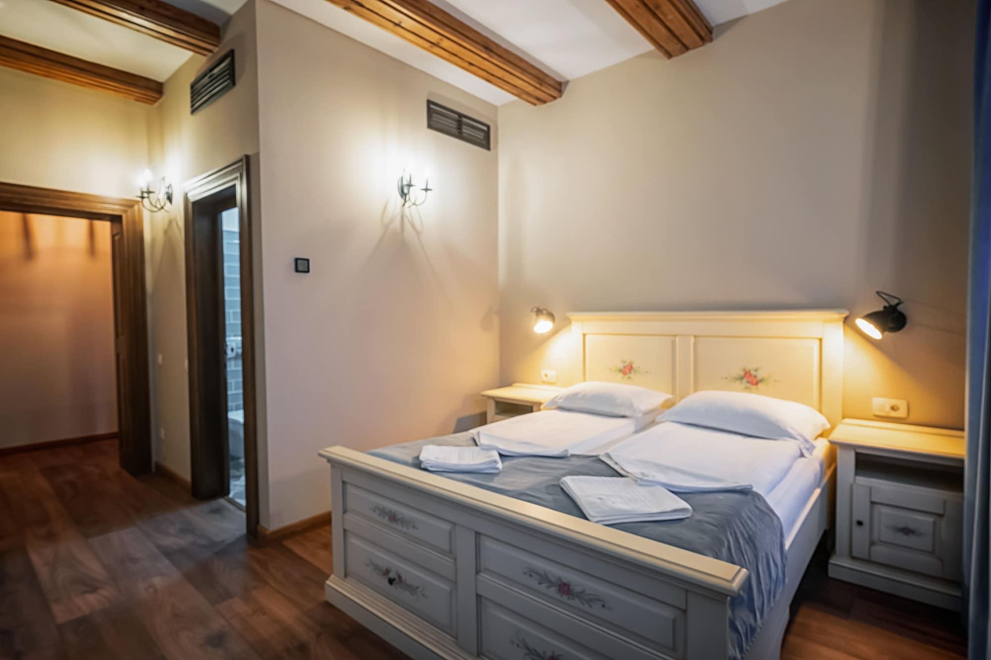 Hotel Boutique Casa Chitic -Hotel And Restaurant Str Johann Gott Nr7 Brasov Luaran gambar