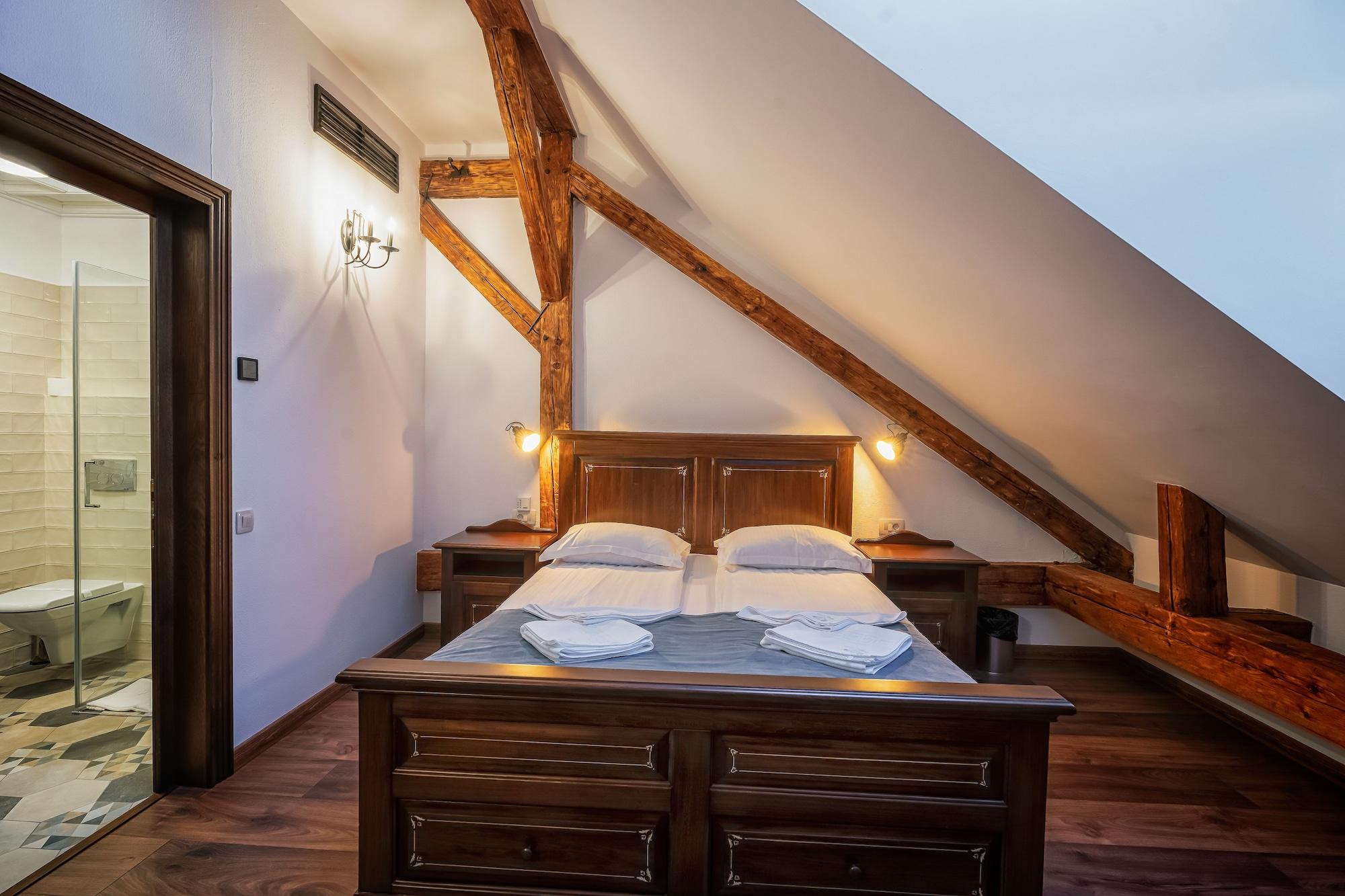 Hotel Boutique Casa Chitic -Hotel And Restaurant Str Johann Gott Nr7 Brasov Luaran gambar