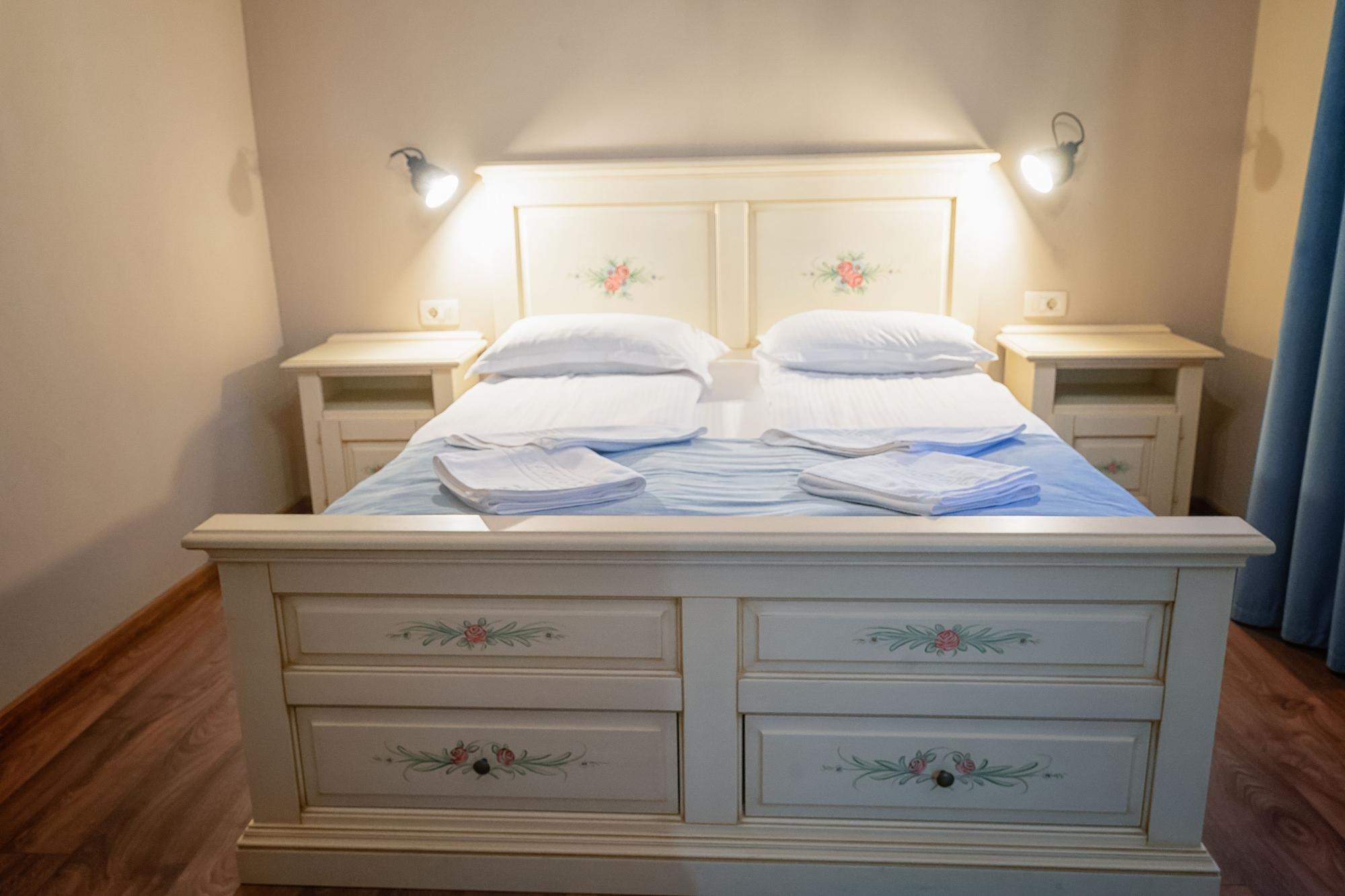 Hotel Boutique Casa Chitic -Hotel And Restaurant Str Johann Gott Nr7 Brasov Luaran gambar
