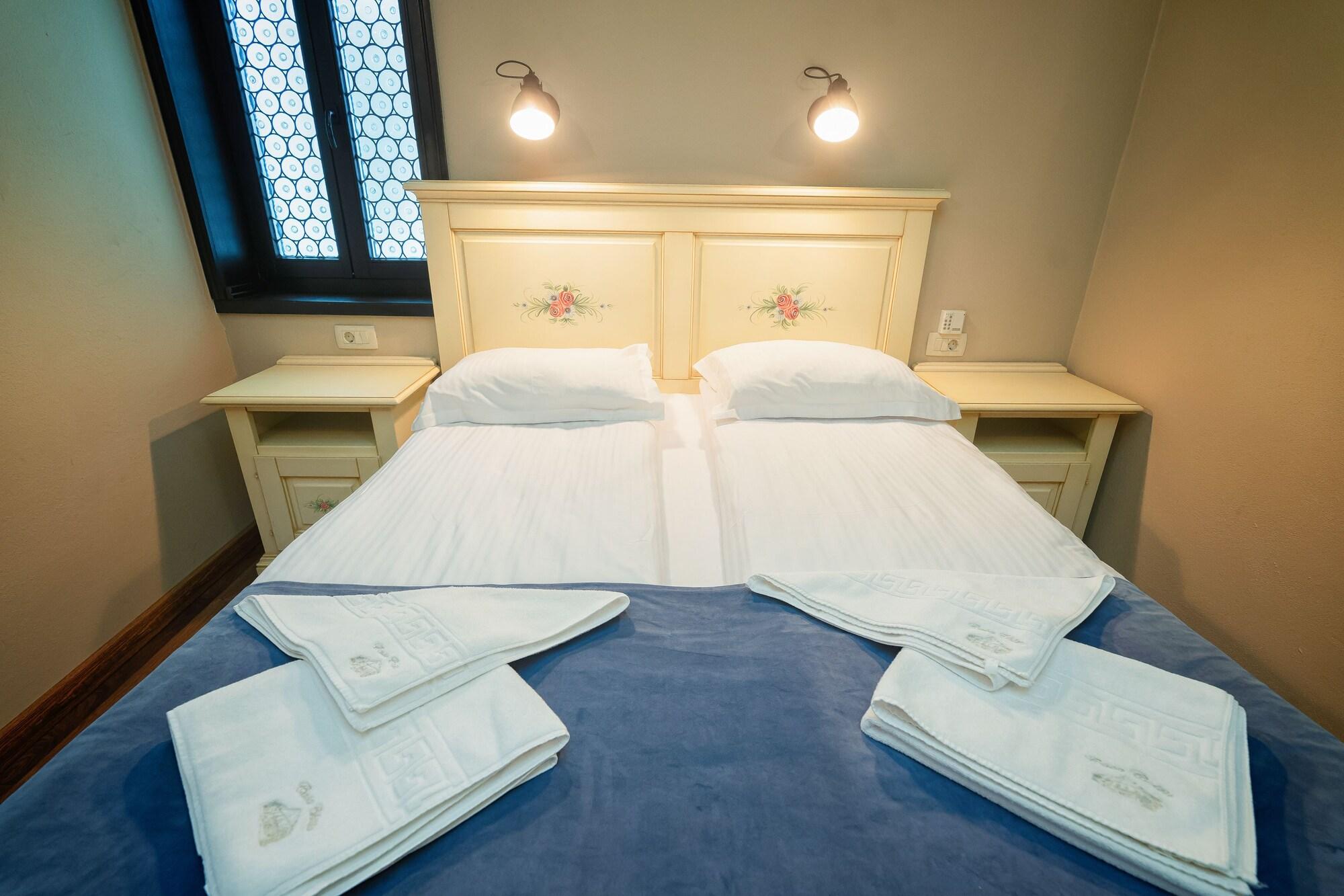 Hotel Boutique Casa Chitic -Hotel And Restaurant Str Johann Gott Nr7 Brasov Luaran gambar
