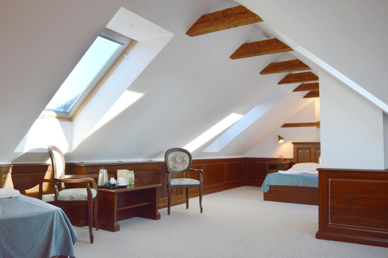 Hotel Boutique Casa Chitic -Hotel And Restaurant Str Johann Gott Nr7 Brasov Luaran gambar