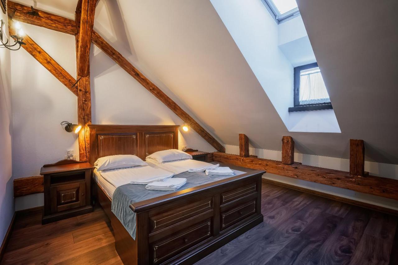 Hotel Boutique Casa Chitic -Hotel And Restaurant Str Johann Gott Nr7 Brasov Luaran gambar