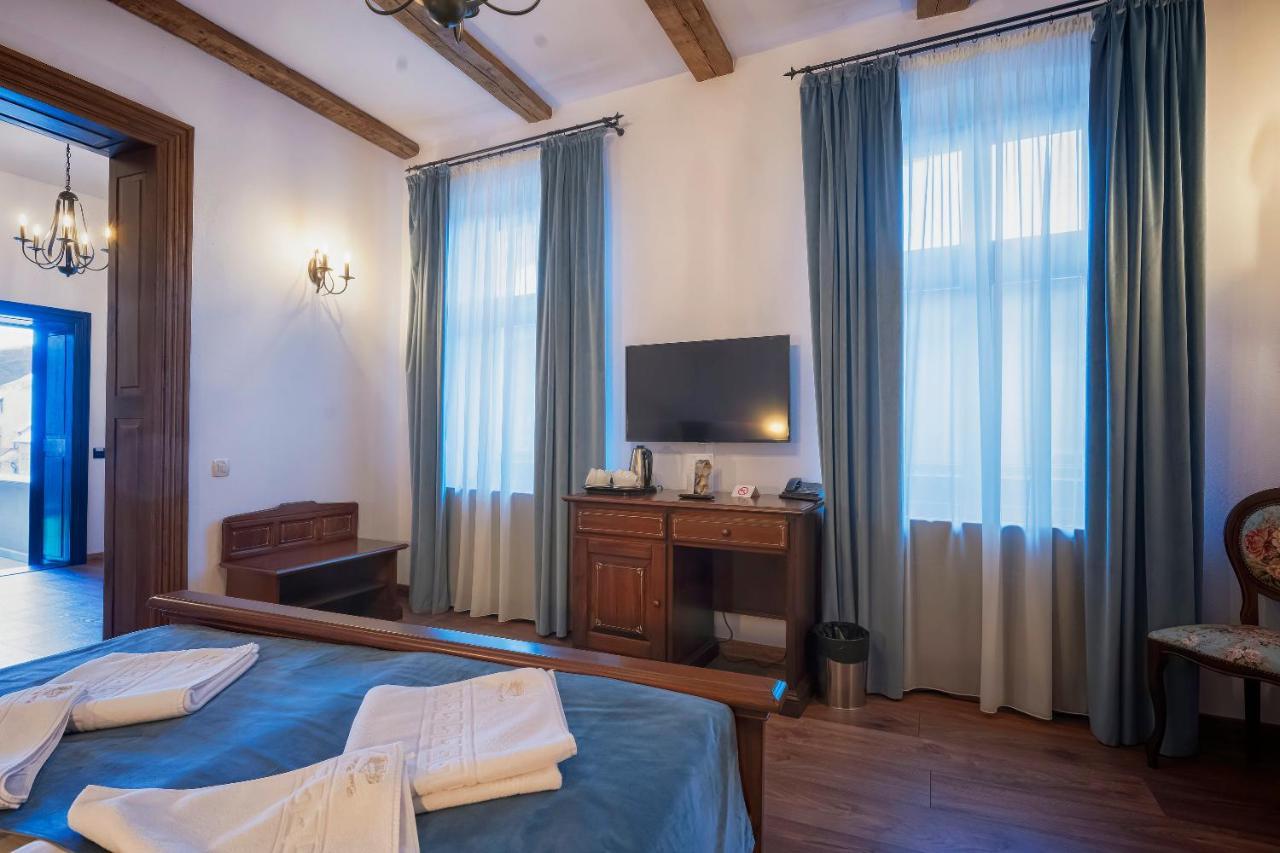 Hotel Boutique Casa Chitic -Hotel And Restaurant Str Johann Gott Nr7 Brasov Luaran gambar