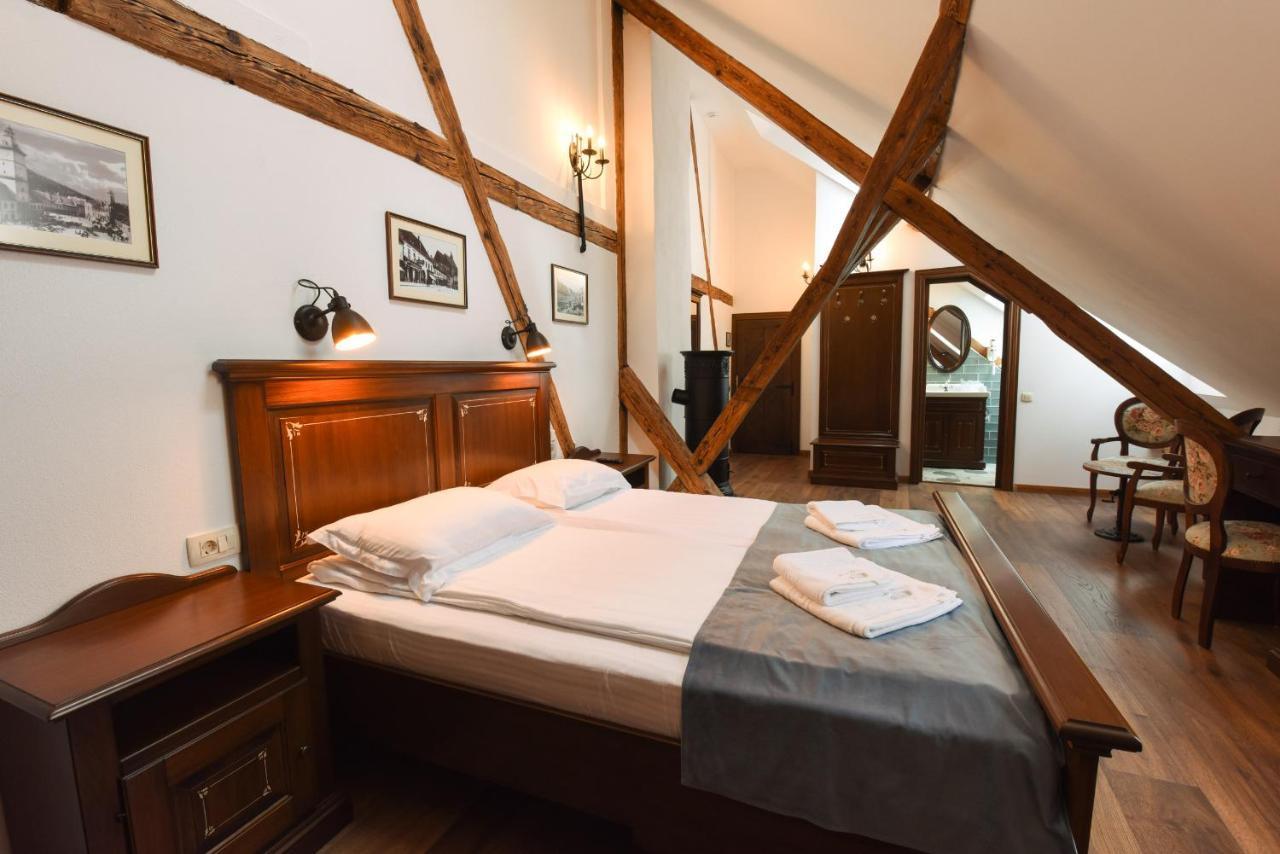 Hotel Boutique Casa Chitic -Hotel And Restaurant Str Johann Gott Nr7 Brasov Luaran gambar